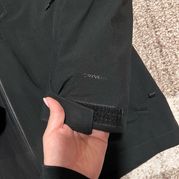 North face Rain Jacket in Black - Picture 9 of 12